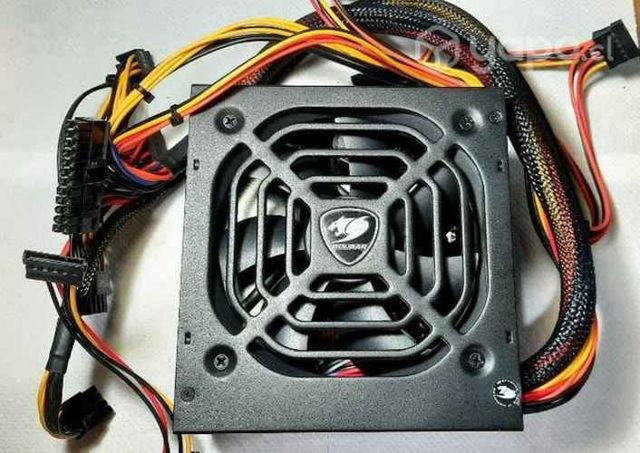 Fuente de poder Cougar VTE500 500W