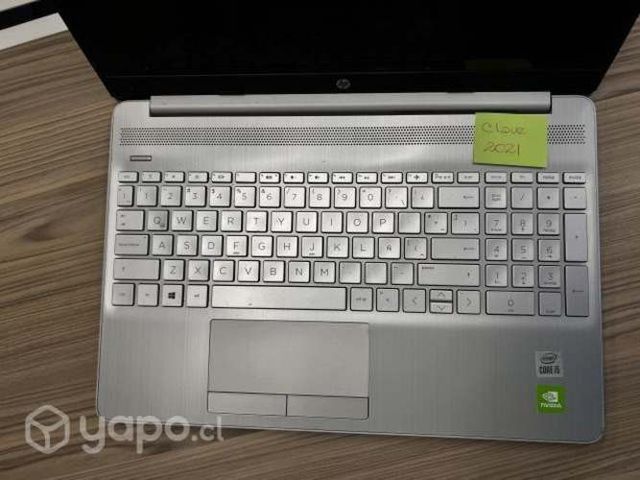 Laptop 15&quot; HP intel core i5 8GB DDR tarjeta grafic