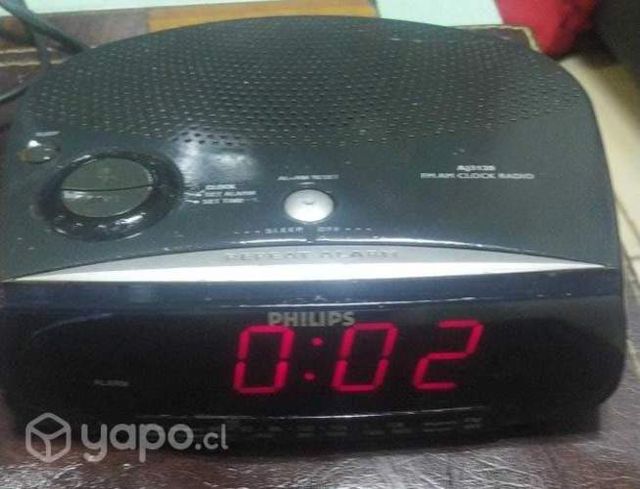 Radio reloj antigua Philips Aj3120