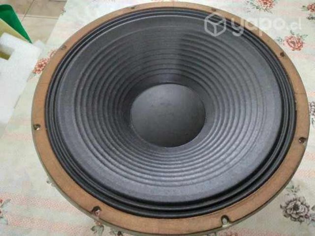 Parlantes Cerwin Vega 18 pulgadas