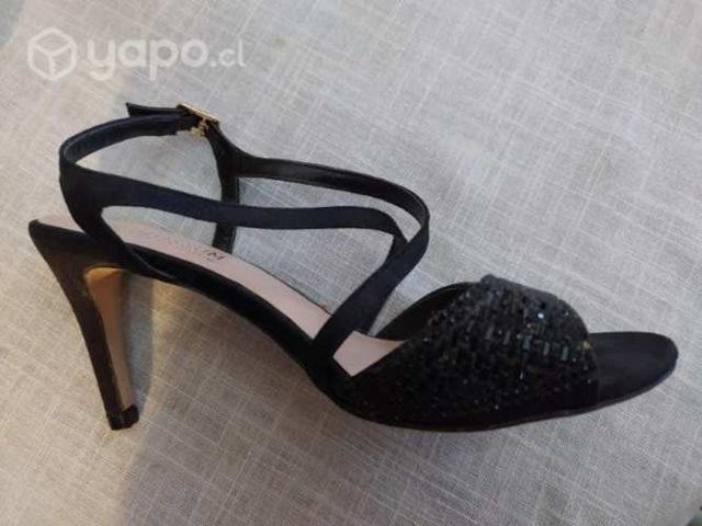 Tacos Negros Talla 37 &#189;