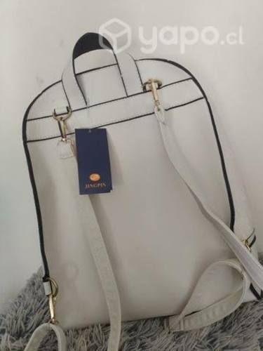 Hermosa cartera tipo mochila muy bonita y elegante