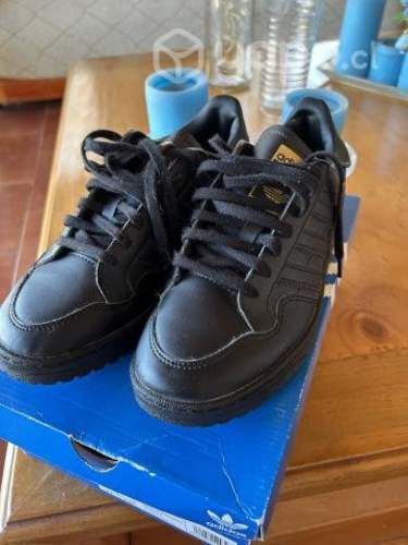 Zapatilla de colegio