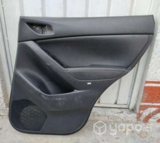 Panel tapa puerta trasera rh Mazda CX5