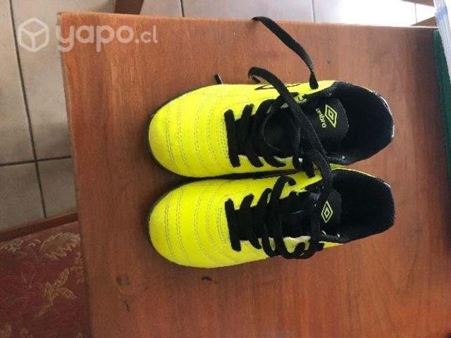 Zapatilla para cancha pasto sintético