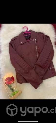 Chaqueta ecocuero burdeo