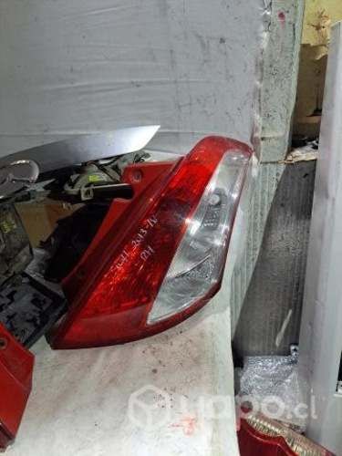 Suzuki swift 2017 foco trasero derecho y izquierdo
