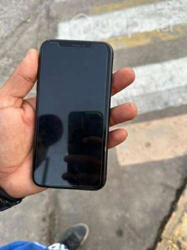 IPhone XR  y aspiradorasopladora
