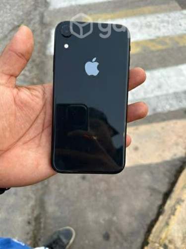 IPhone XR  y aspiradorasopladora