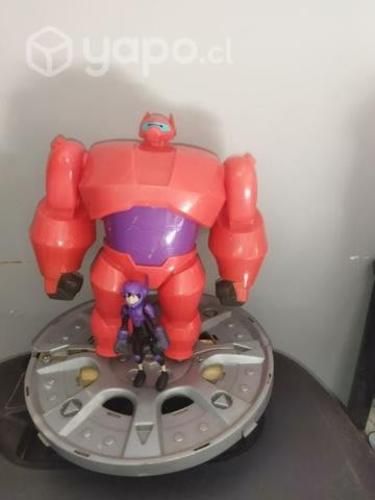 Bay Max figura de la serie Disney más su amigo