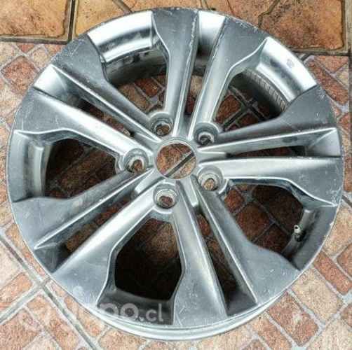 Llanta Santa Fe 2013 2015 detalle