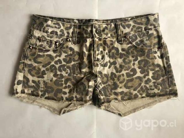 Short marca Americanino animal print