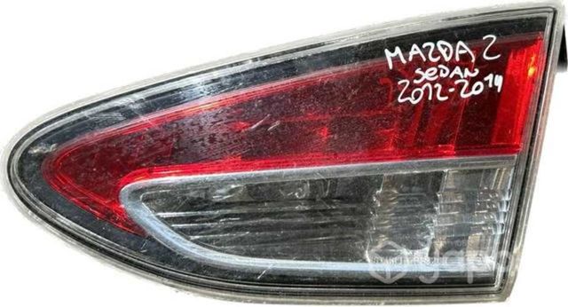 Foco trasero izquierdo Mazda 2 sedan 2012-2014