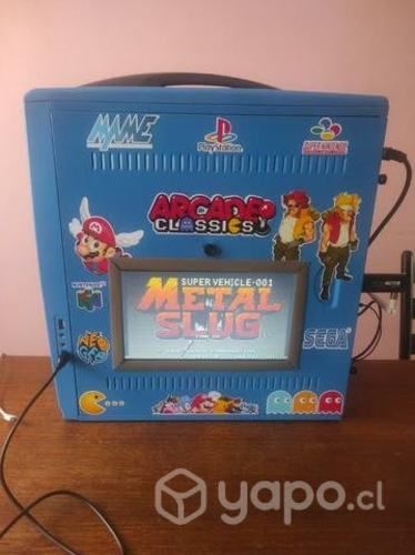 PC AMD Arcade con pantalla
