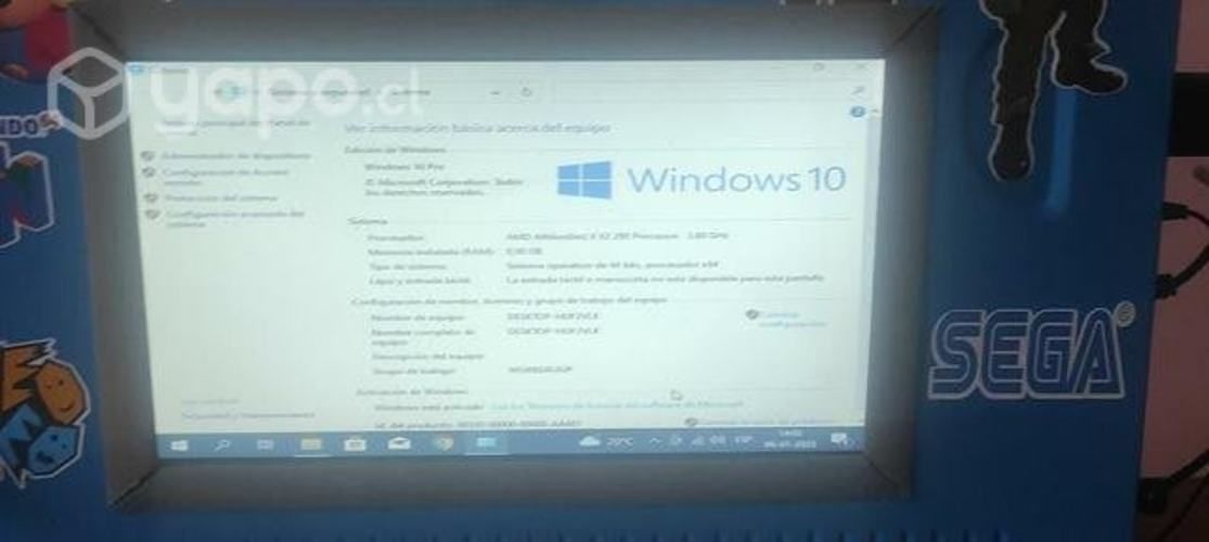 PC AMD Arcade con pantalla