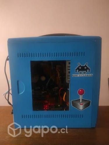 PC AMD Arcade con pantalla