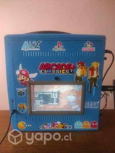 PC AMD Arcade con pantalla