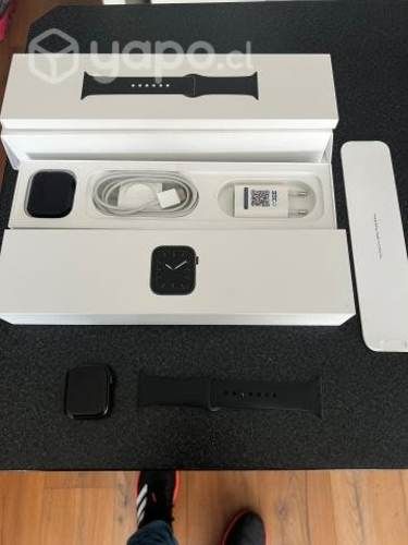 Apple Watch Series 5 44mm Space Gray GPS