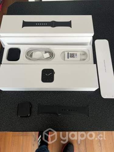 Apple Watch Series 5 44mm Space Gray GPS
