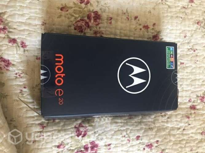 Motorola e20