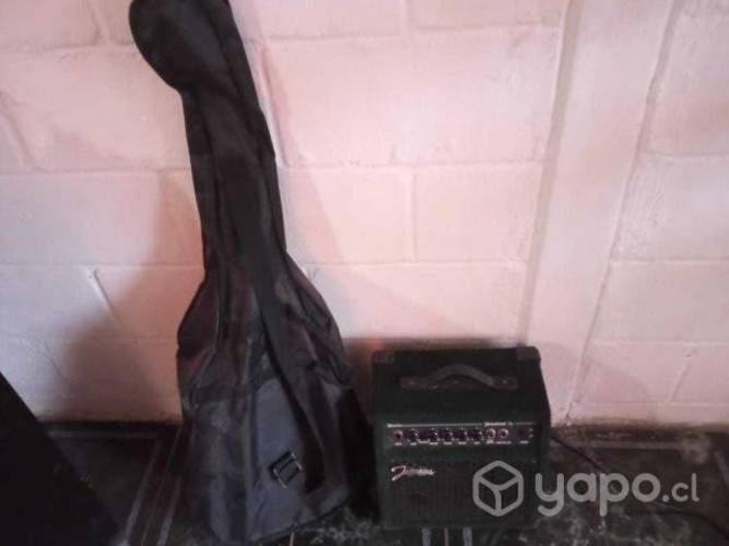 Guitarra elecrtica ibañez +amplificador y clabes