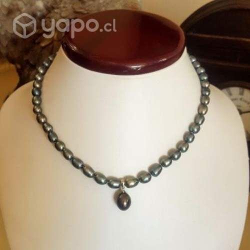 Collar de perlas cultivadas con gota.