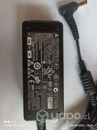 Cargador de 19v 2.1a