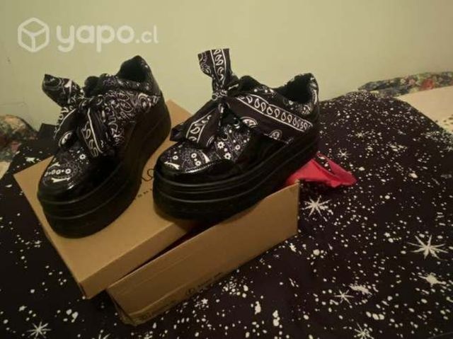 Zapatillas y zapatos