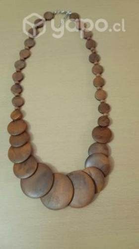 Collar de madera