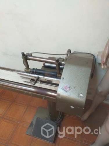 Máquina Corta Collerete + 2 Maniquíes