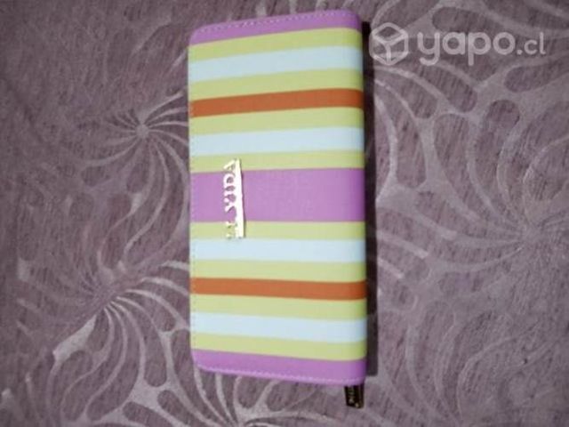 Billetera grande rayada con tarjetero