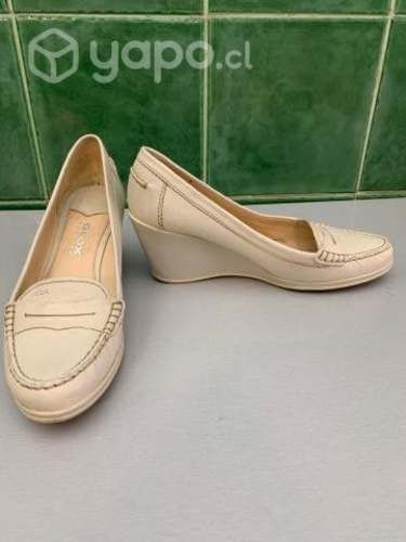 Zapatos GEOX num. 36, metros Tobalaba y Colón