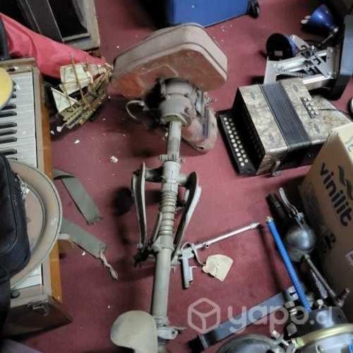 Motor fuera de borda antiguo