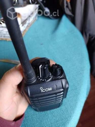 Radio icom par. sin cargador