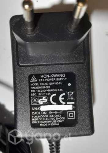Cargador 12V marca HK 220Vac 0,8A a 12Vdc 1,5A