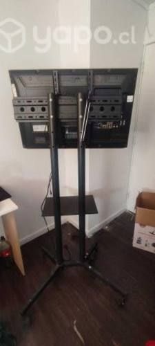 TV LG LCD 32" + Soporte Móvil