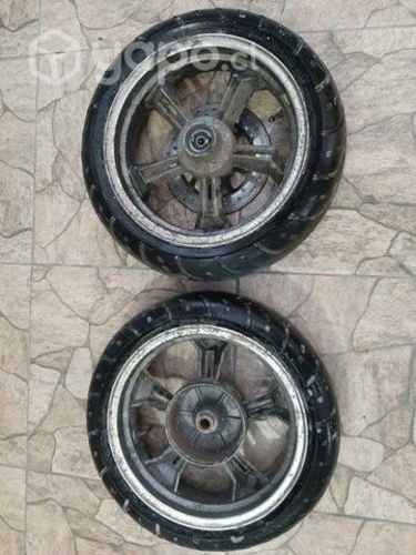 Llantas de escuter con neumaticos 130-60-13