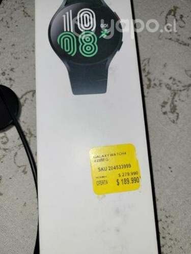 SAMSUNG Galaxy watch 4 semi nuevo