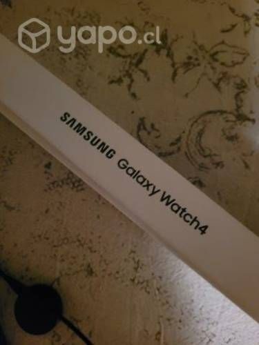 SAMSUNG Galaxy watch 4 semi nuevo
