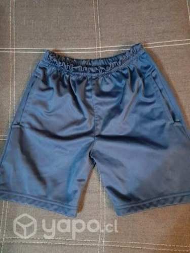 Short niño talla 8