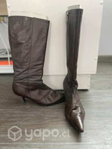Botas de cuero café
