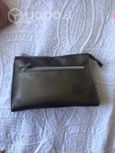 Cosmetiquero Essence