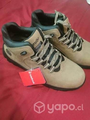 Zapatos de seguridad nuevos