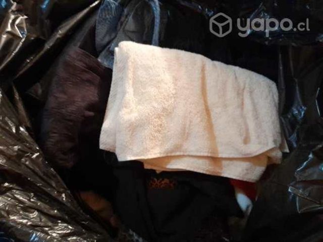 Bolsas con ropa- zapatos y más