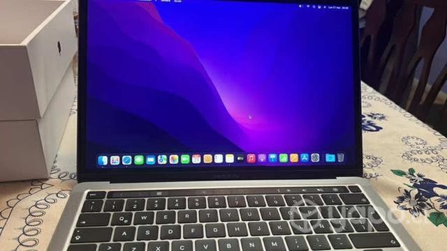 MacBook Pro touchbar 2020