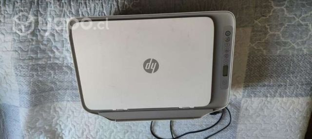 Impresora/scanner + mueble blanco pequeño