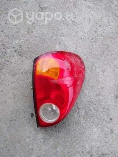Foco trasero Mitsubishi L200 original derecho