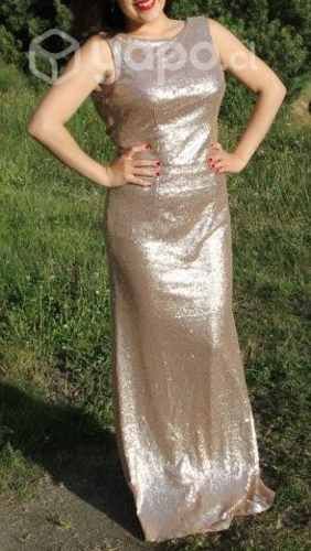 Hermoso vestido gala de lentejuelas dorado