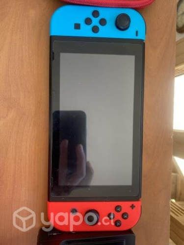 Nintendo switch full equipada con 3 juegos. Muy po