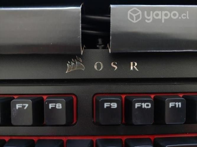 Teclado Mecánico Corsair K68 Red Switch